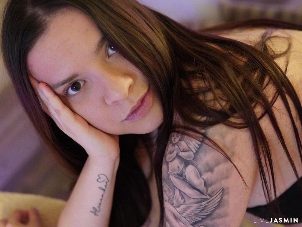 Browse EmmaRussell live chat profile
