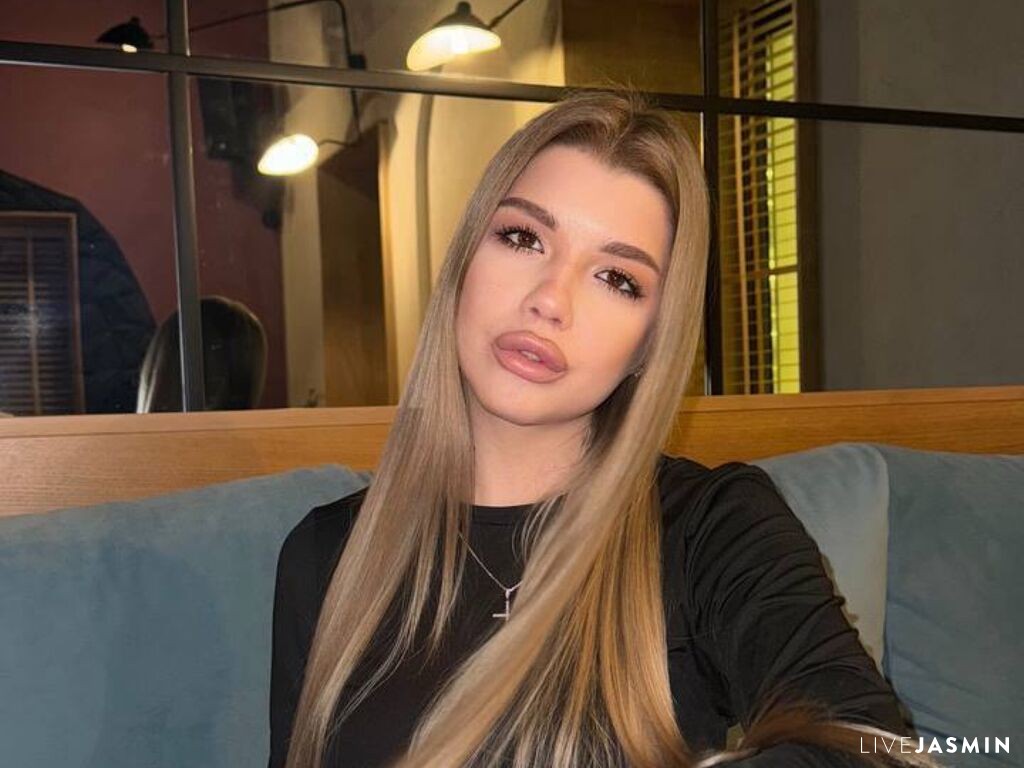 Cam girl profile image for EmmyRamsdell