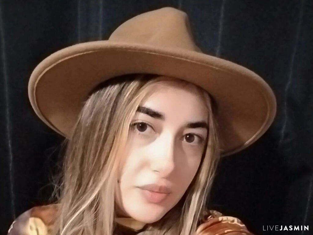 EricaBliss model profile and live status