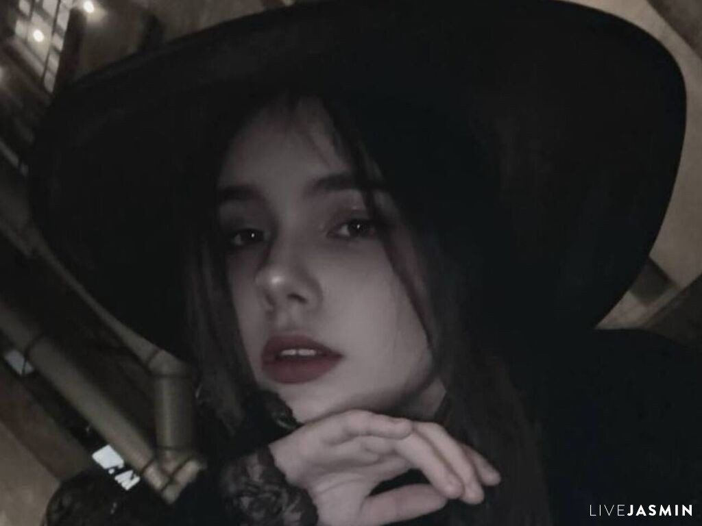 ErnestineDielman live cam girl profile