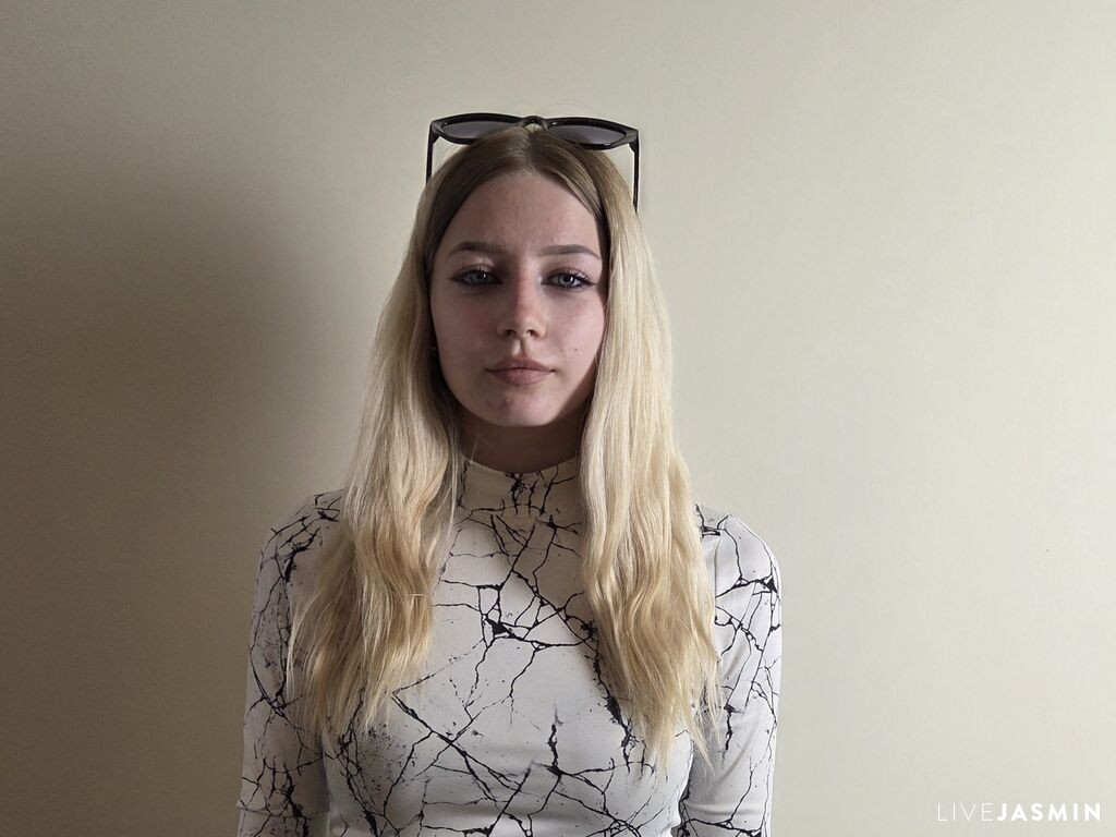 Cam girl profile image for EvelynReynaga