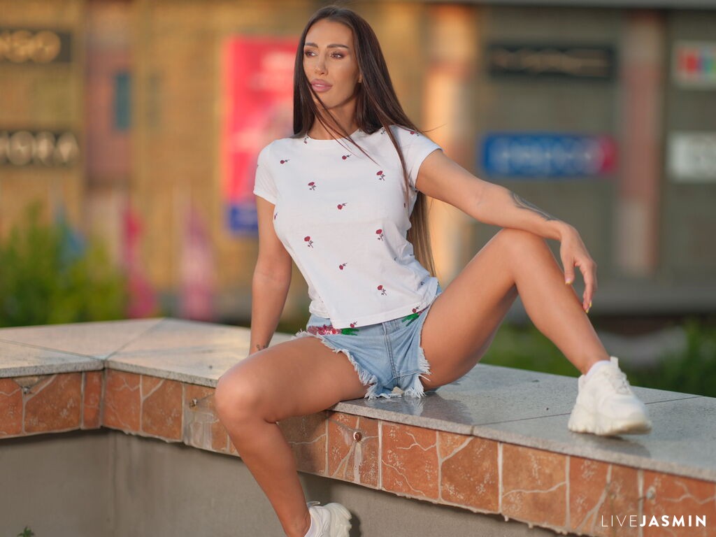 Cam girl profile image for EvelynSchulz