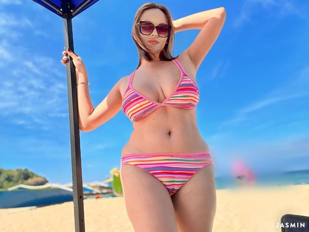 Cam girl profile image for FelictyStar