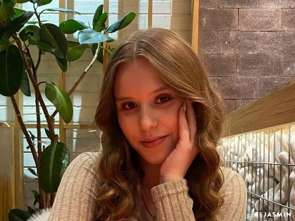 FlorineDazzi LiveJasmin cam profile image
