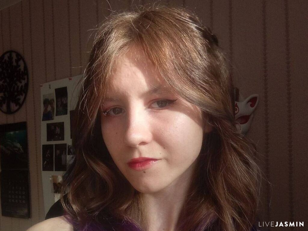 FlorineWalper model profile and live status