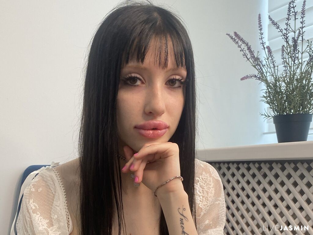 GigiEckenrode model profile and live status