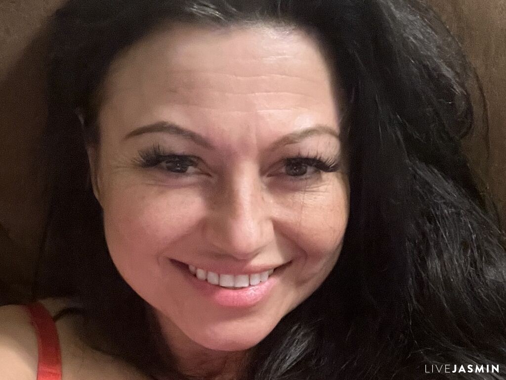 Browse HaileyHavens live chat profile