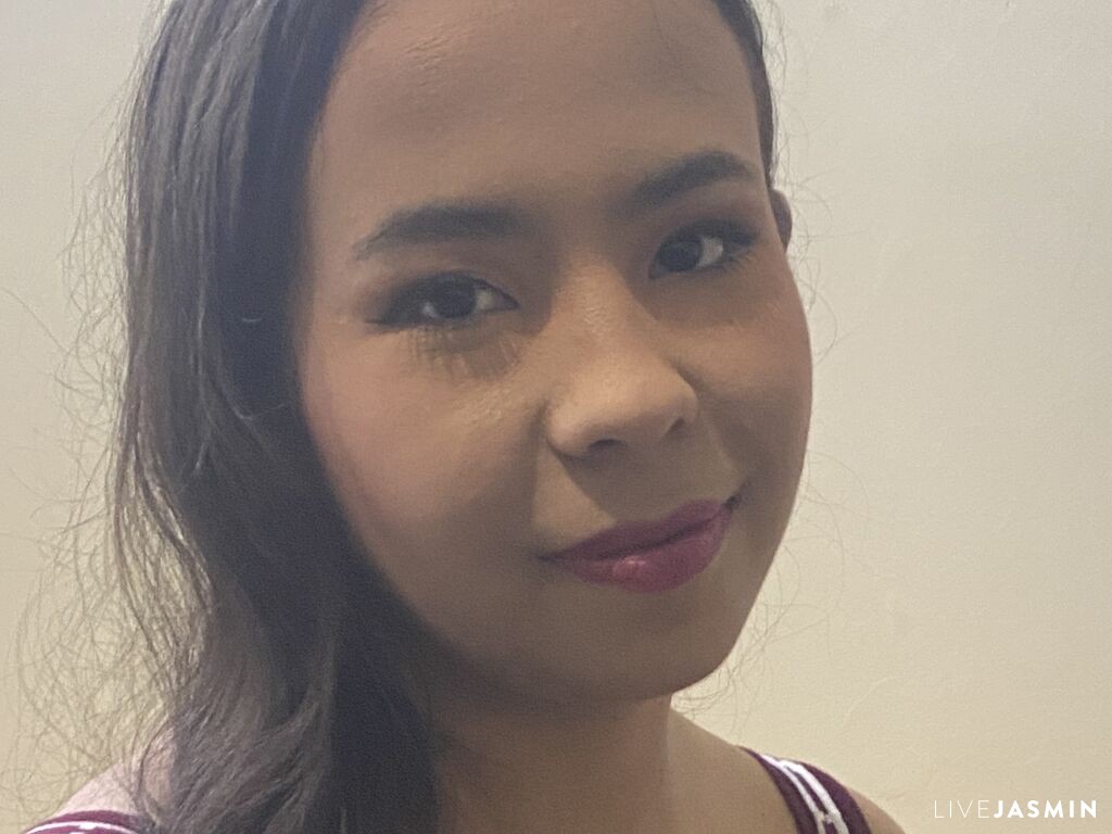 HanaMontenegro model profile and live status