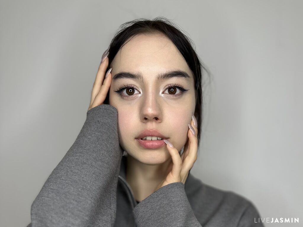 Cam girl profile image for HannahDinizo