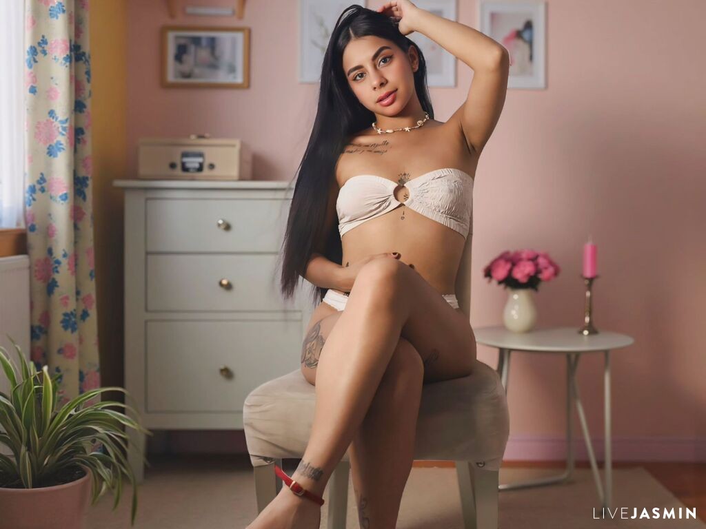 HelenClarens live cam girl profile