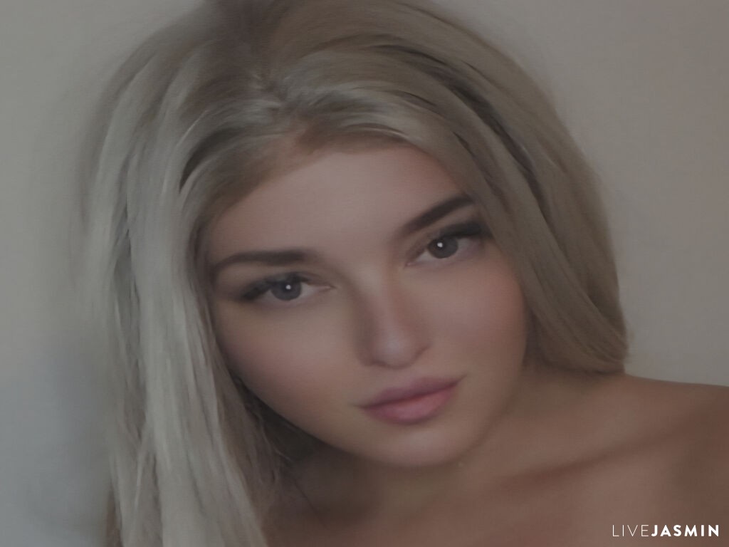 Profile photo for HollyComming