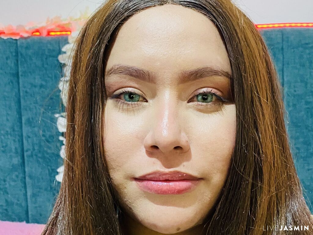 Profile photo for HoneyMil