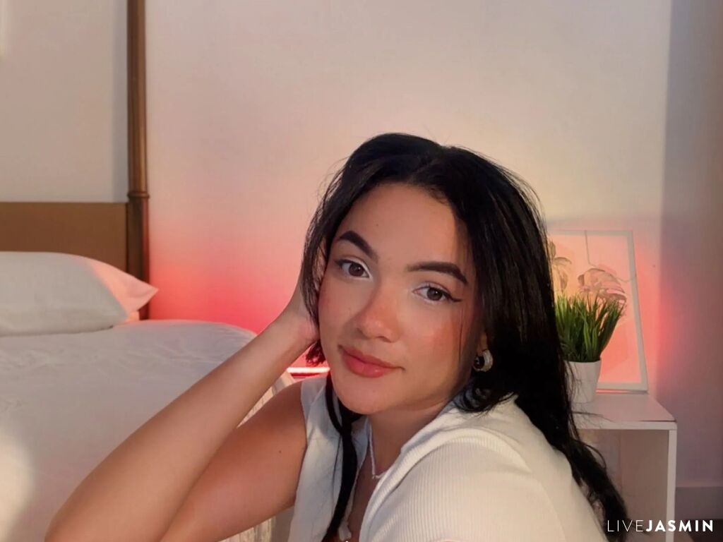 Cam girl profile image for IrinaMavis