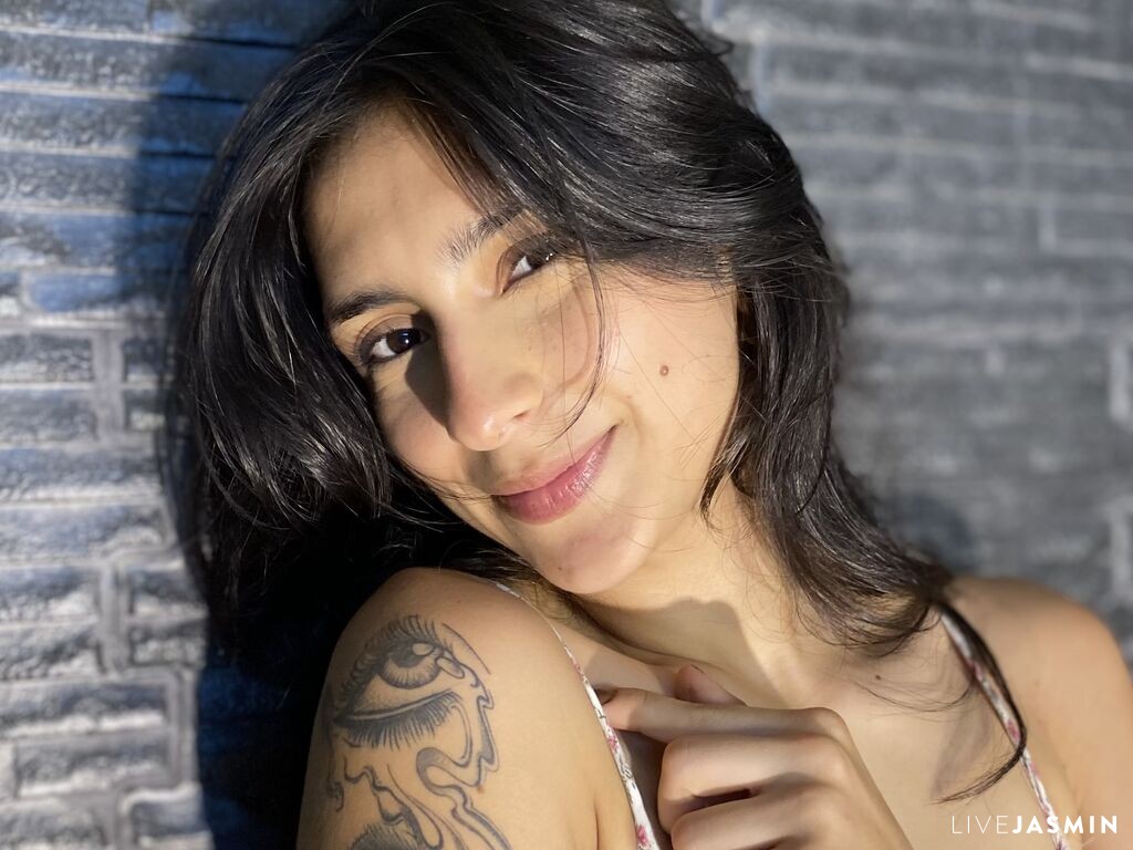 IsabelSkorpia model profile and live status