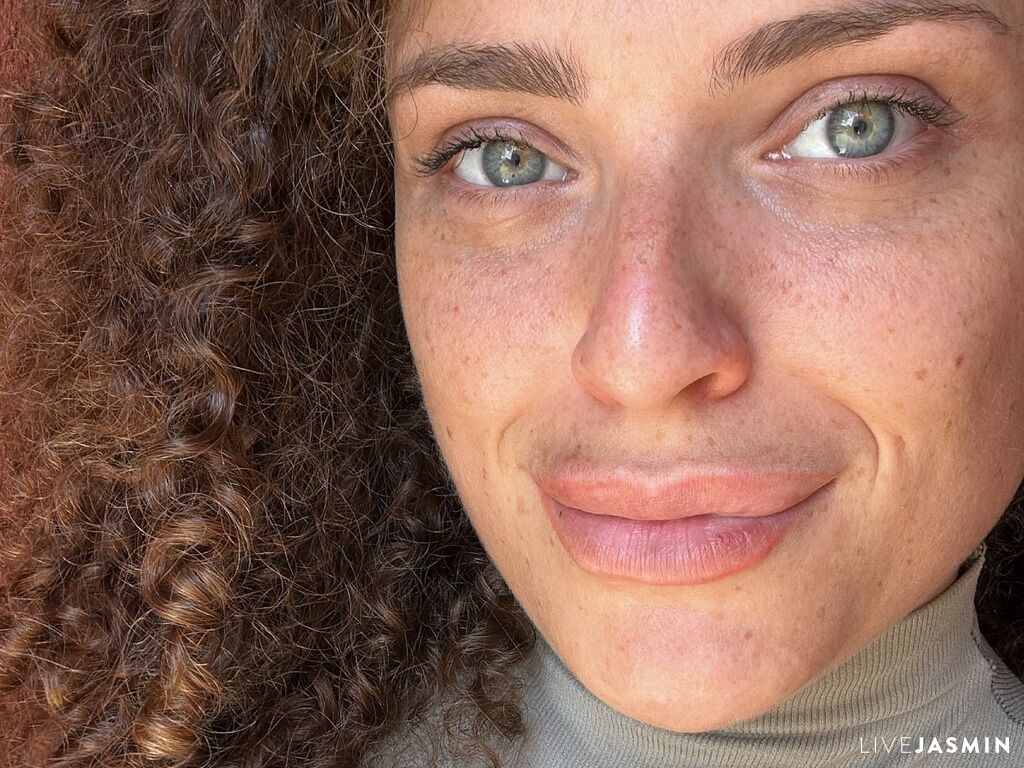 IvanaRoss model profile and live status