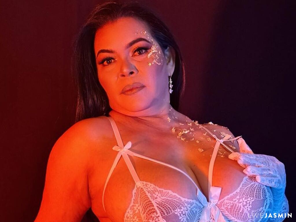 IvetheEvans model profile and live status