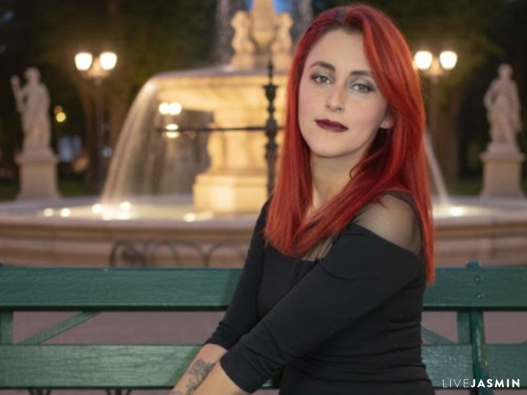 Cam girl profile image for IvoneNovoa
