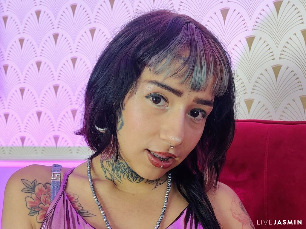 View JadeBonett live cam profile