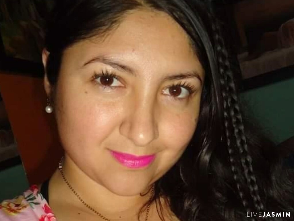 JasmineCuartas model profile and live status