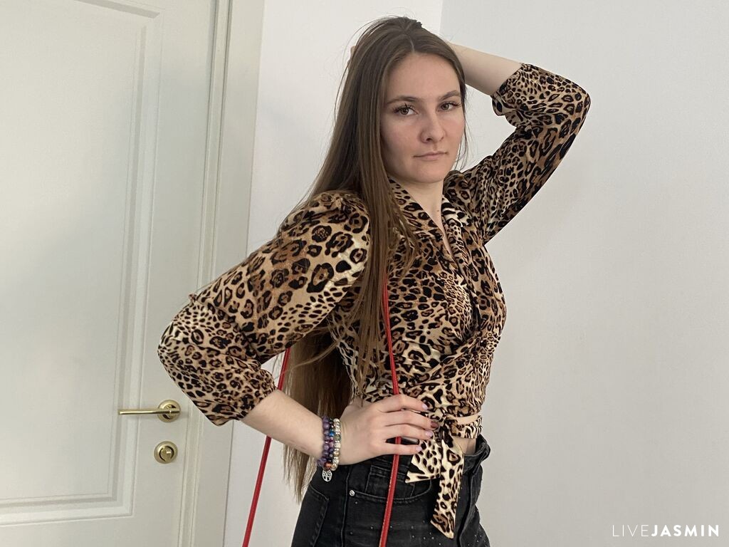 JeanLaschinger model profile and live status