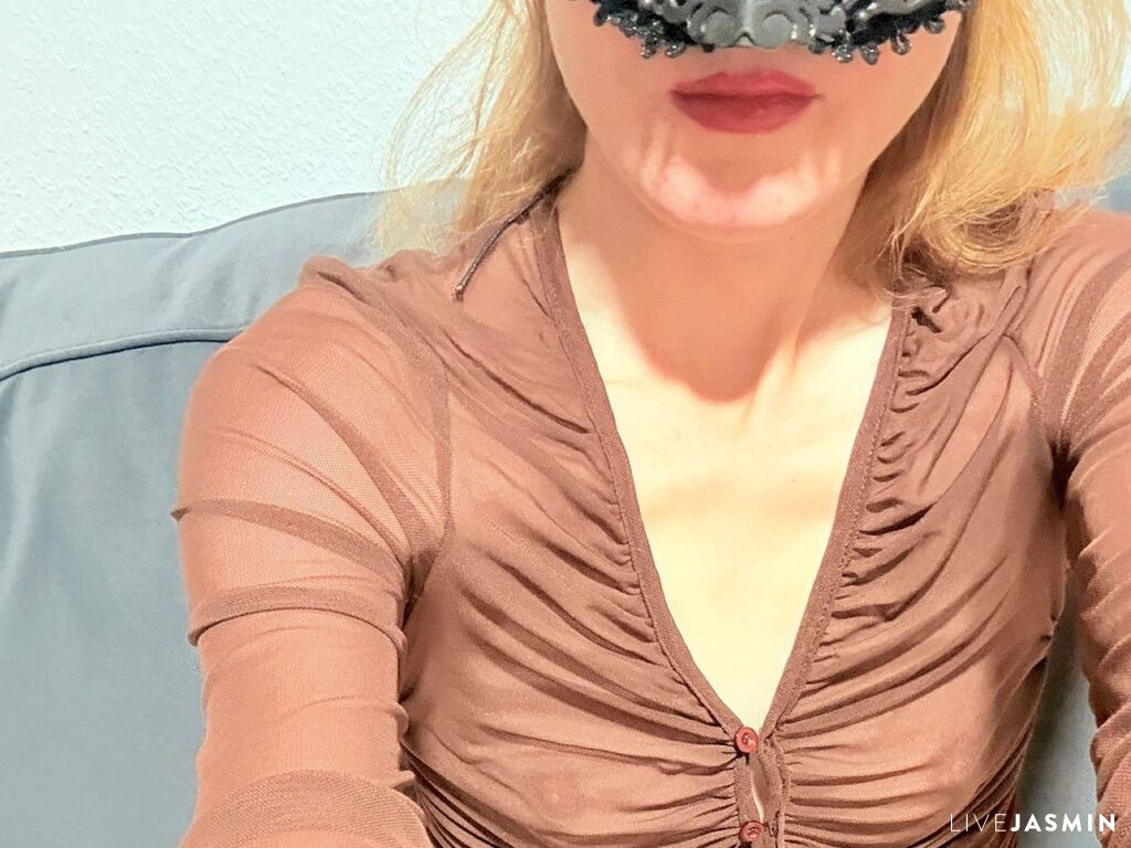 Cam girl profile image for Jessijka