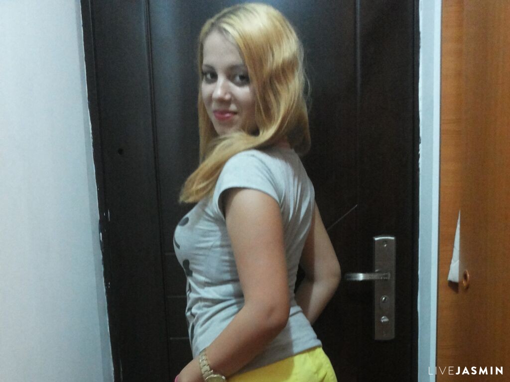 View JessyJustiniana live cam profile