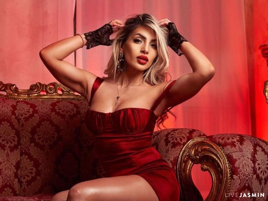 Cam girl profile image for JessycaPage