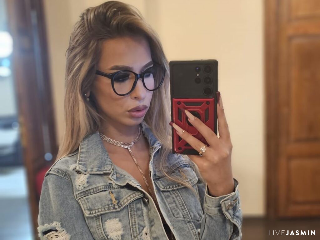JoRed LiveJasmin model profile
