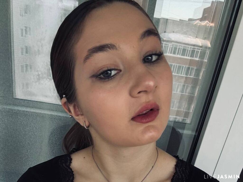 JohanaCholico model profile and live status