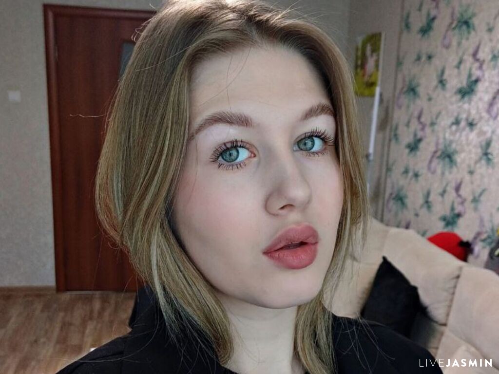 Cam girl profile image for JoycelynDoctor