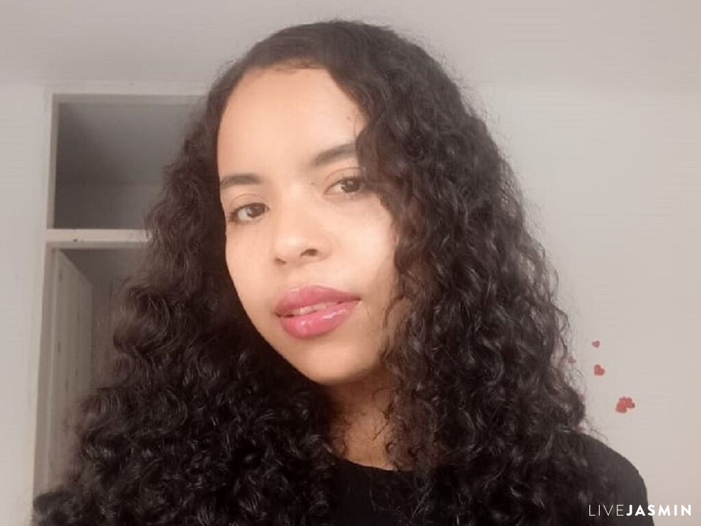 Cam girl profile image for JuanitaKorz