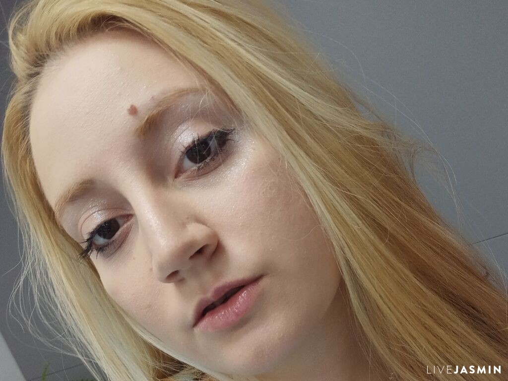 View JulesJade live cam profile