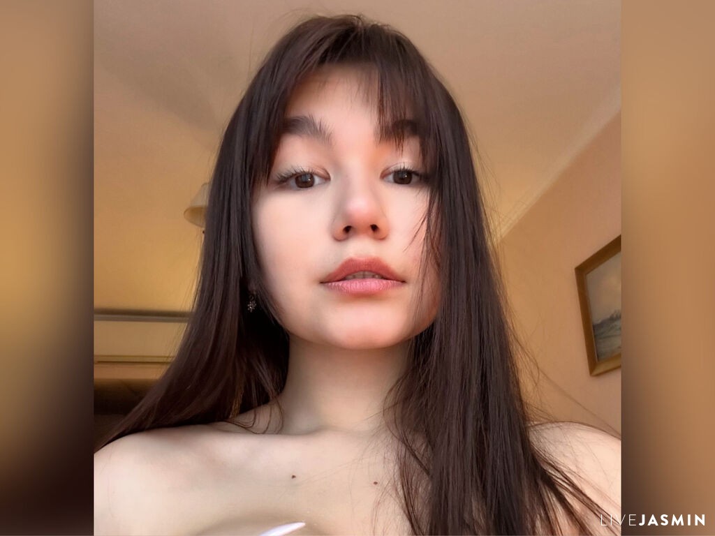 Profile photo for JuliaCutee