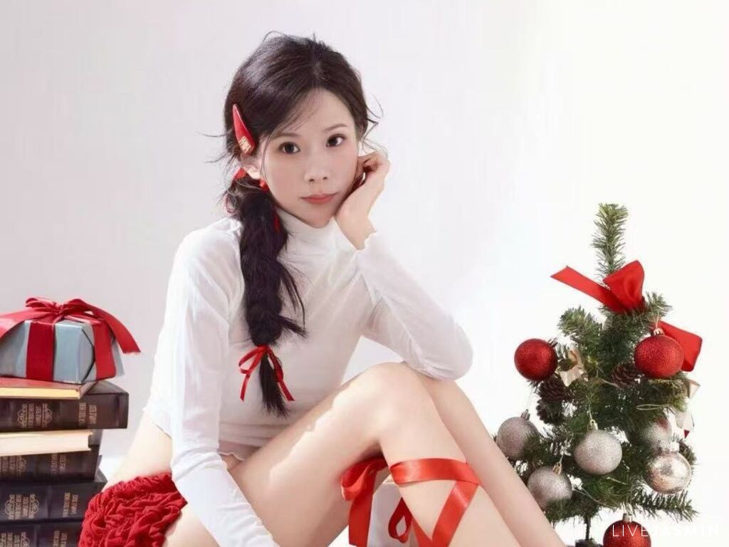 JulieLuLu LiveJasmin model profile