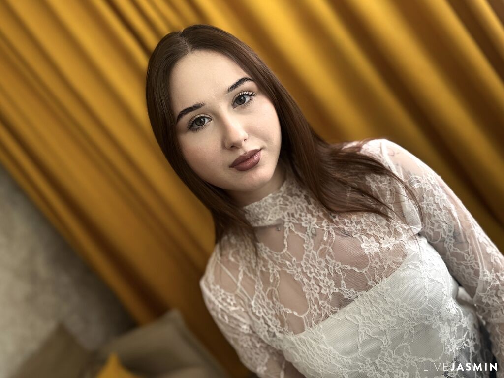 Cam girl profile image for JulietVeis