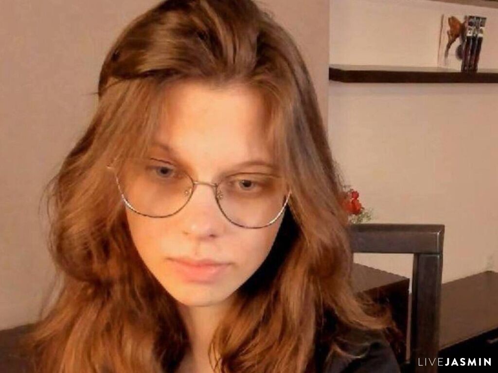 JulinaGorovena model profile and live status