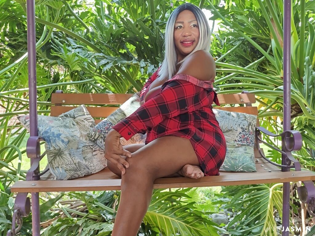 View KarenBis live cam profile