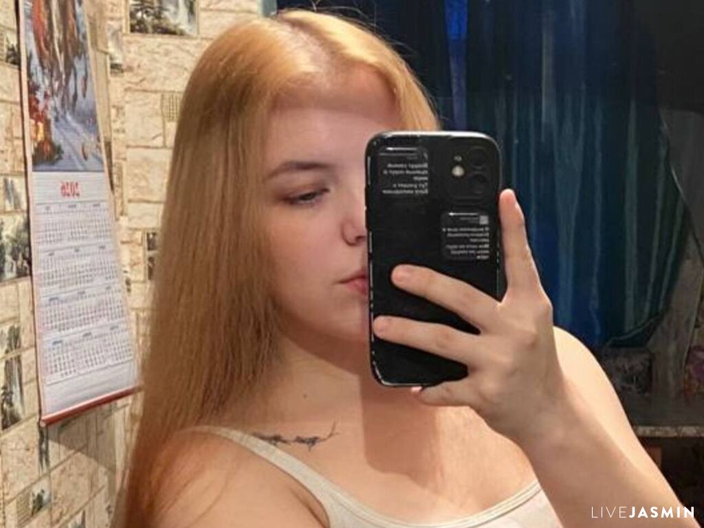 KarrieAnesi model profile and live status