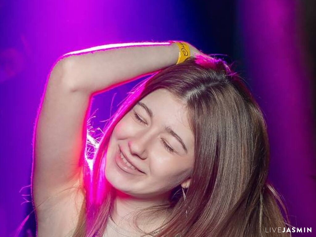 Cam girl profile image for KateBlossom