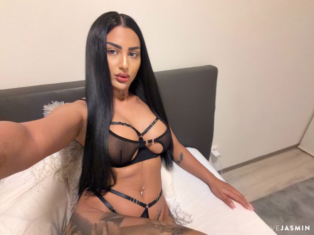Browse KaterinaSum live chat profile