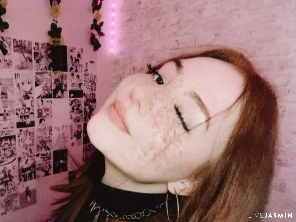 KatharinaPlatas model profile and live status