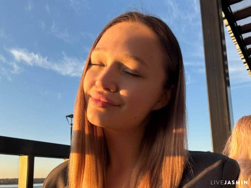 Cam girl profile image for KatharineDeakyne