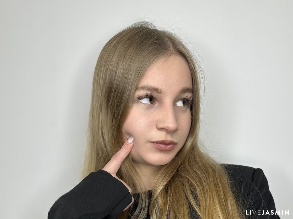 KatherinCervel model profile and live status