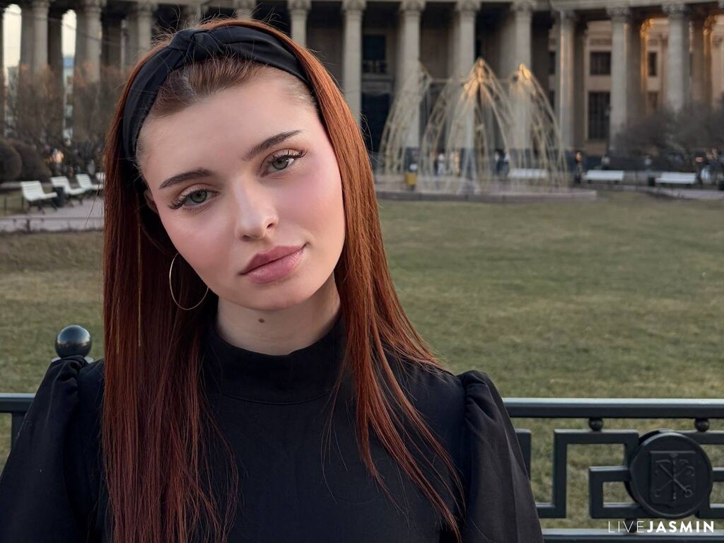 Cam girl profile image for KatheyBlinka