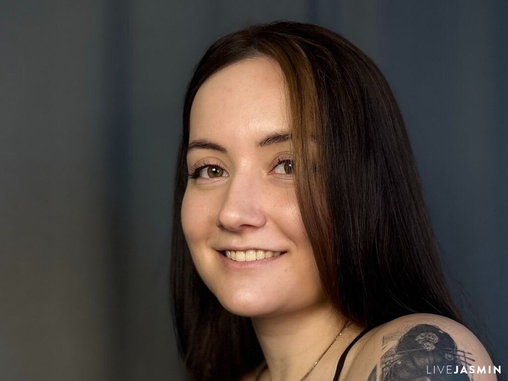 View KathrineKeppler cam profile and live status