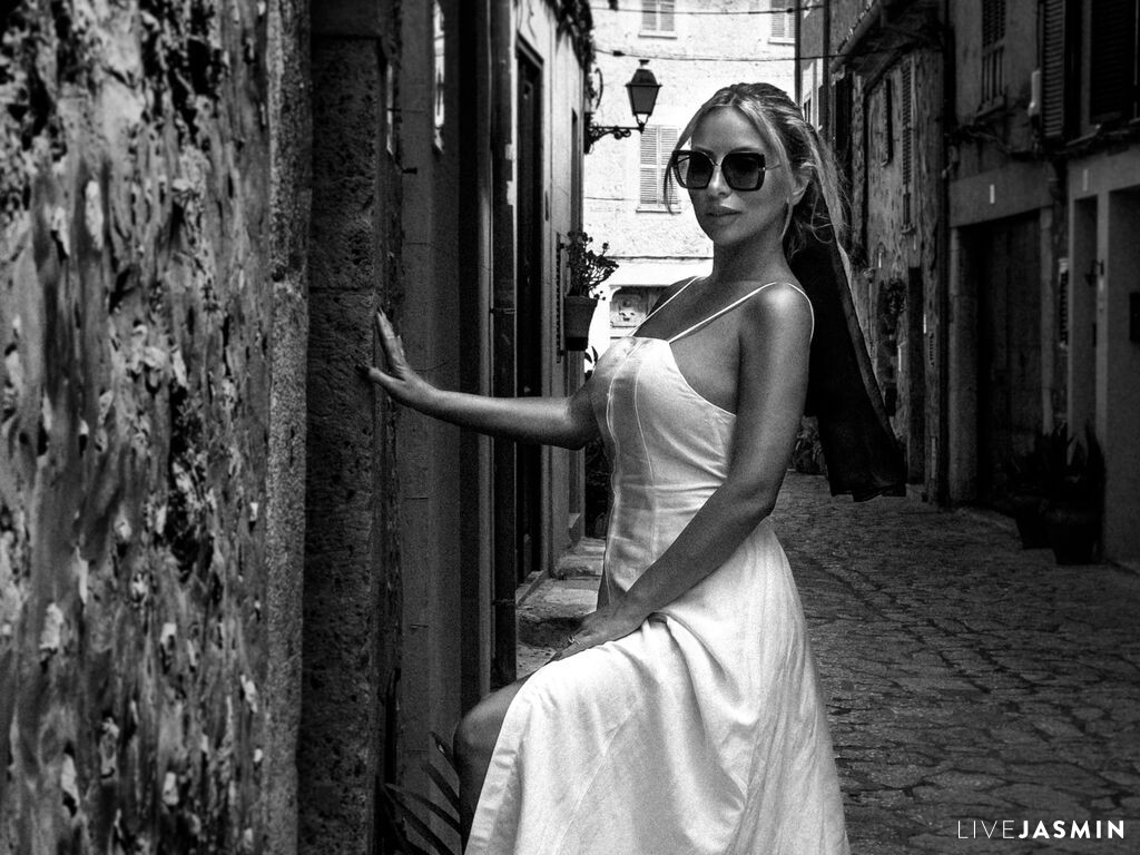 Katia live chat profile