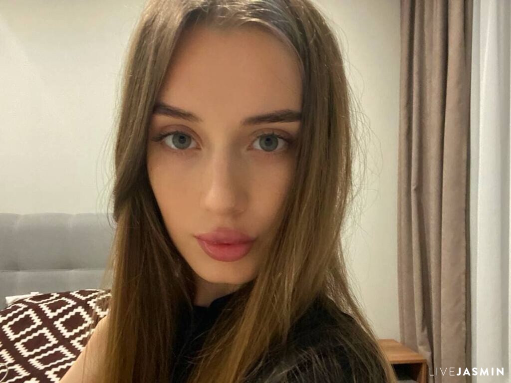 View KatieMarcus live cam profile