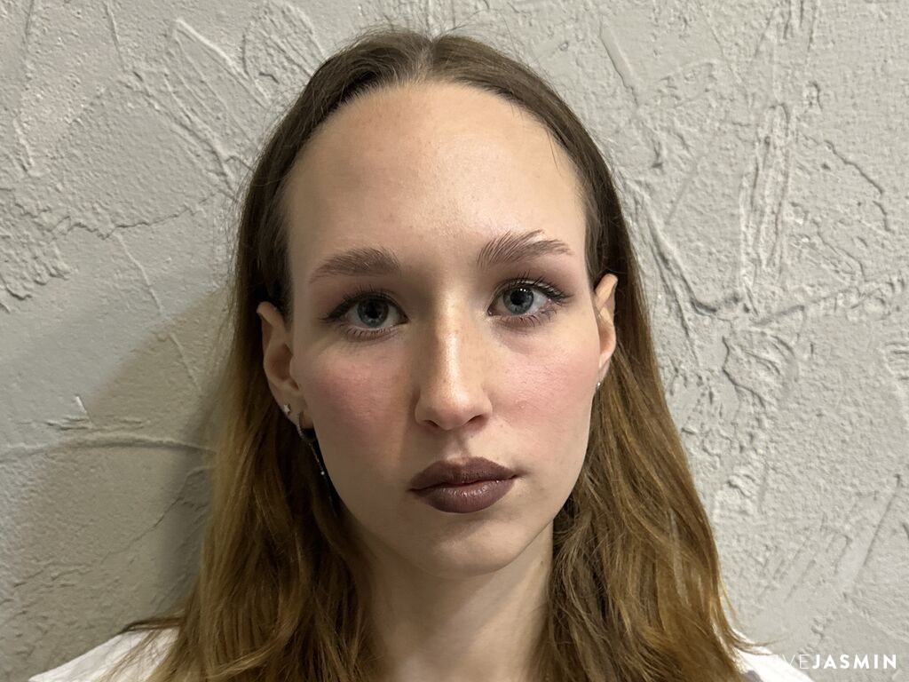 Cam girl profile image for KatrinJons