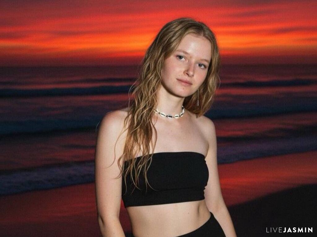 KeilaSmiekowski model profile and live status