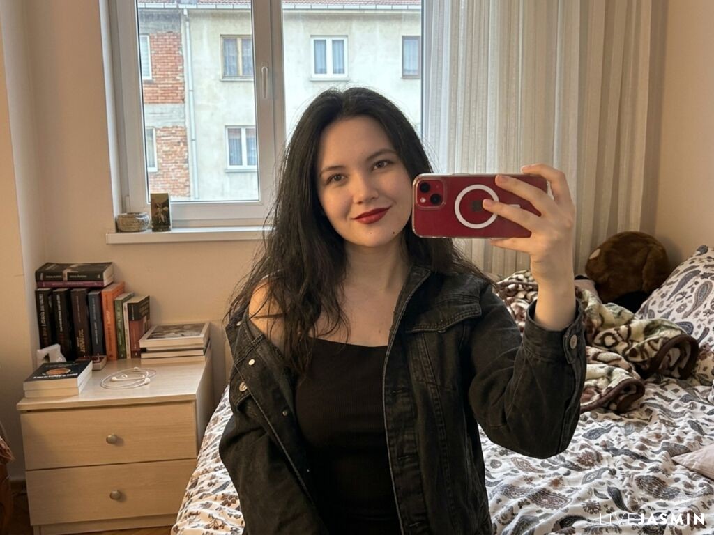 Profile photo for KeliCollymore